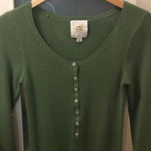 Pretty green crew neck sweater